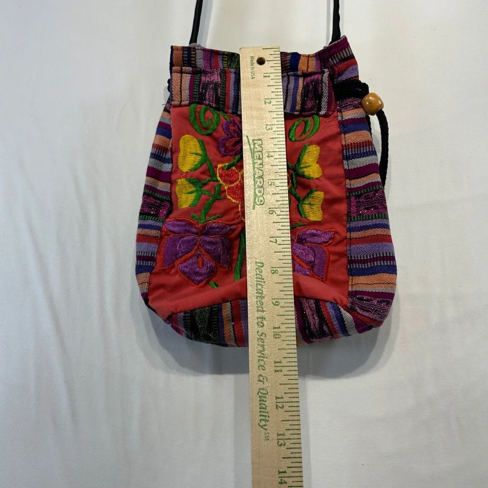 Sebastian Giron Guzman key specs